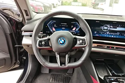 BMW i5 2025, 11200 км, за 38417 USD - фото 13