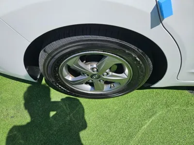 Hyundai Avante 2017, 110000 км, за 4465.16 USD - фото 17