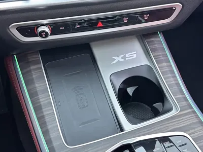 BMW X5 2025, 21000 км, за 78868.39 USD