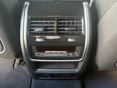 BMW X5 2025, 9950 км, за 69970.26 USD - фото 17