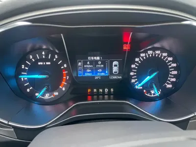 Ford Mondeo 2013, 123000 км, за 4839.94 USD