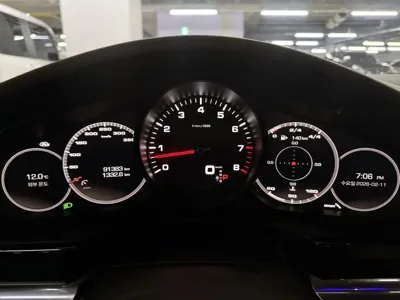 Porsche Panamera 2018, 91382 км, за 39577.13 USD - фото 8
