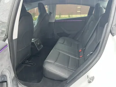 Tesla Model 3 2025, 13000 км, за 28891.93 USD