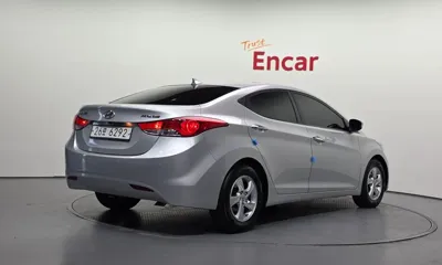 Hyundai Avante 2012, 174859 км, за 2276.87 USD