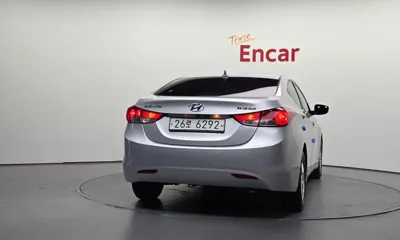 Hyundai Avante 2012, 174859 км, за 2276.87 USD
