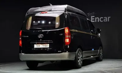Hyundai Starex 2015, 121180 км, за 8867.57 USD