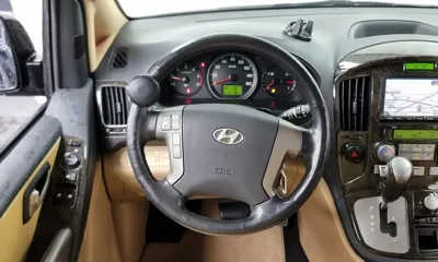 Hyundai Starex 2015, 121180 км, за 8867.57 USD - фото 13