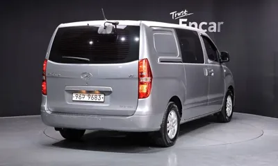 Hyundai Starex 2017, 148920 км, за 5382.7 USD