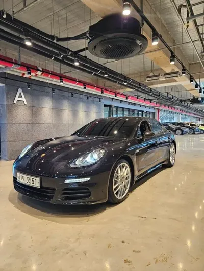 Porsche Panamera 2014, 130000 км, за 16082.45 USD