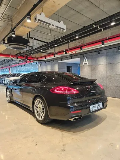 Porsche Panamera 2014, 130000 км, за 16082.45 USD