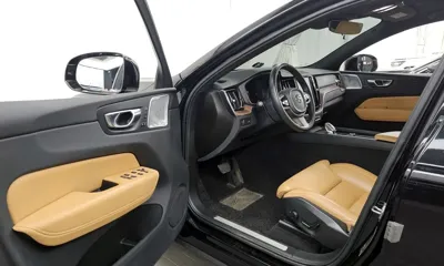 Volvo XC60 2022, 50918 км, за 25041.29 USD - фото 10