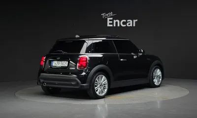 MINI Cooper 2023, 1710 км, за 27822.91 USD