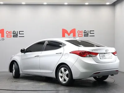 Hyundai Avante 2013, 153532 км, за 2309.4 USD