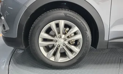 Hyundai Santafe 2017, 59214 км, за 10093.11 USD