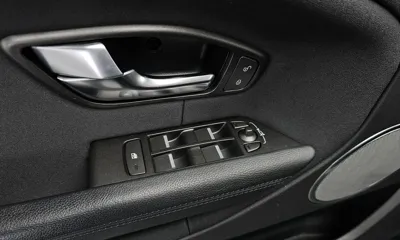Land Rover Range Rover Evoque 2018, 64867 км, за 11232.24 USD - фото 17
