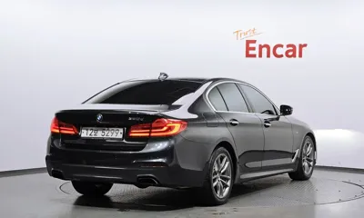 BMW 5-Series 2018, 128129 км, за 15032.17 USD