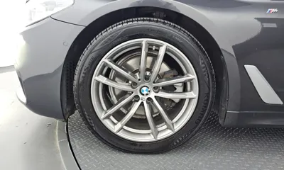BMW 5-Series 2018, 128129 км, за 15032.17 USD