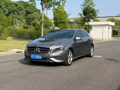 Mercedes-Benz A-Class (Import) · 2015 год