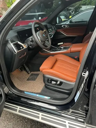 BMW X7 2025, 6700 км, за 49210.15 USD