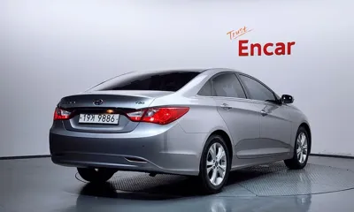 Hyundai Sonata 2010, 89242 км, за 2210.23 USD