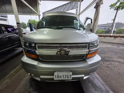 Chevrolet Express Van 2010, 94352 км, за 5854.81 USD