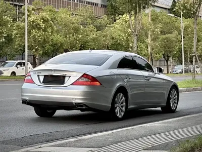 Mercedes-Benz CLS 2010, 118000 км, за 5738.56 USD