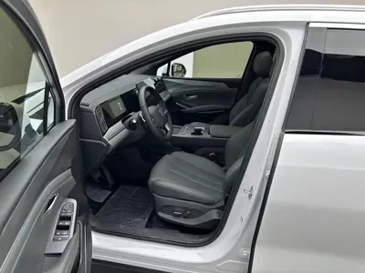BYD L DM-i 2026, 12000 км, за 16649.71 USD