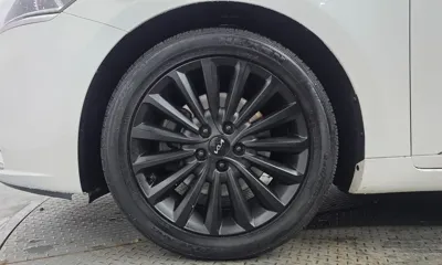 Kia K7 2016, 152831 км, за 6435.67 USD