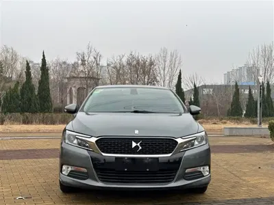 DS DS 5LS 2015, 80000 км, за 2869.28 USD