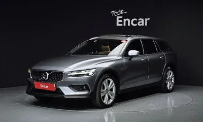 Volvo V60 · 2020 год
