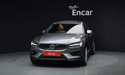 Volvo V60 2020, 163274 км, за 12490.14 USD