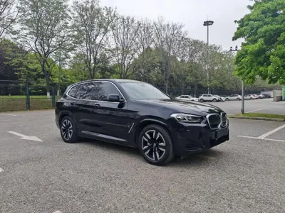 BMW iX3 2024, 26000 км, за 20661.5 USD