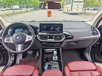 BMW iX3 2024, 26000 км, за 20661.5 USD