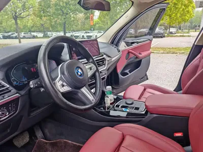 BMW iX3 2024, 26000 км, за 20661.5 USD - фото 8