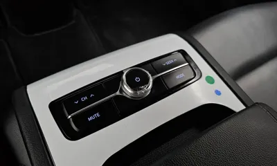 Hyundai Grandeur 2017, 58355 км, за 10510.32 USD - фото 31