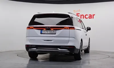 Kia Canival 2023, 130336 км, за 18163.2 USD