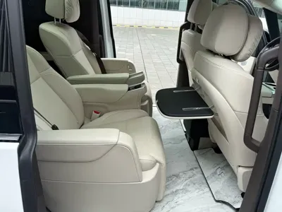 Li Auto Li MEGA 2025, 28000 км, за 60276.08 USD