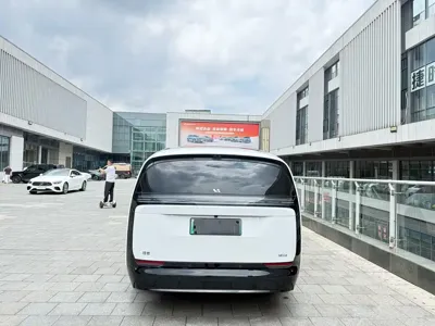 Li Auto Li MEGA 2025, 28000 км, за 60276.08 USD - фото 9