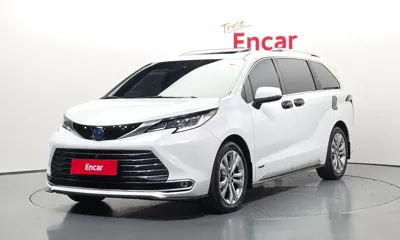 Toyota Sienna · 2022 год