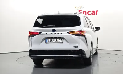 Toyota Sienna 2022, 65009 км, за 26997.16 USD - фото 4