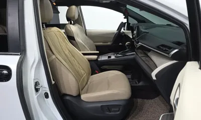 Toyota Sienna 2022, 65009 км, за 26997.16 USD - фото 11