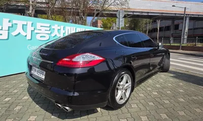 Porsche Panamera 2011, 131651 км, за 11750.03 USD