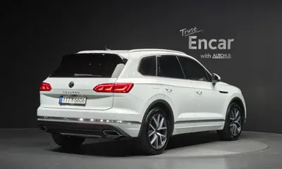 Volkswagen Touareg 2022, 76080 км, за 34090.9 USD