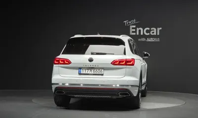Volkswagen Touareg 2022, 76080 км, за 34090.9 USD