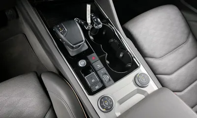 Volkswagen Touareg 2022, 76080 км, за 34090.9 USD - фото 9