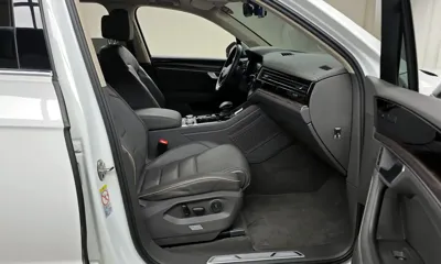 Volkswagen Touareg 2022, 76080 км, за 34090.9 USD - фото 10