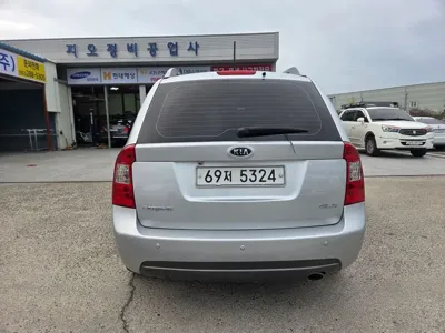 Kia Carens 2012, 90230 км, за 3216.49 USD