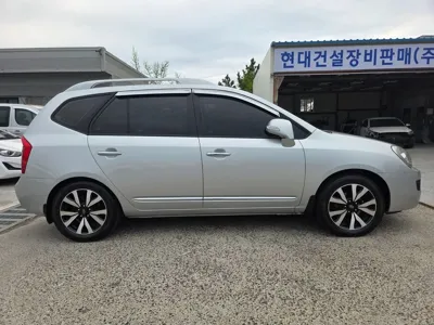 Kia Carens 2012, 90230 км, за 3216.49 USD