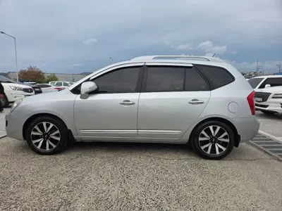 Kia Carens 2012, 90230 км, за 3216.49 USD