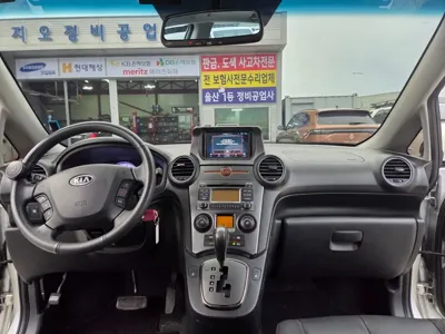 Kia Carens 2012, 90230 км, за 3216.49 USD - фото 9